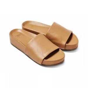 Pelican Leather Platform Sandal